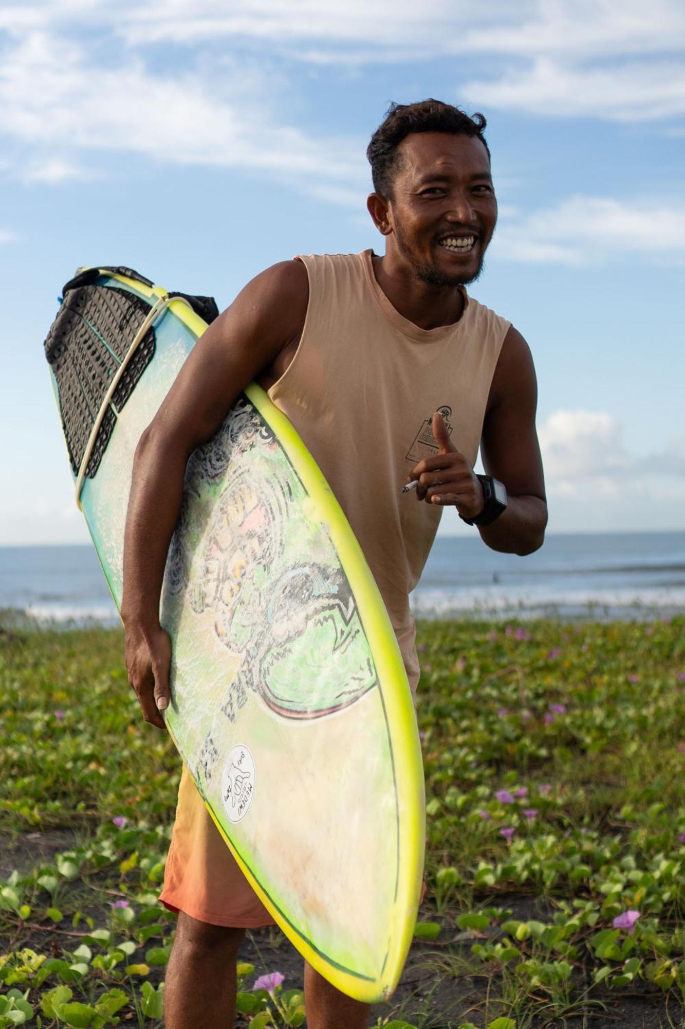Medewi Secret Surfcamp Pulukan Exterior foto