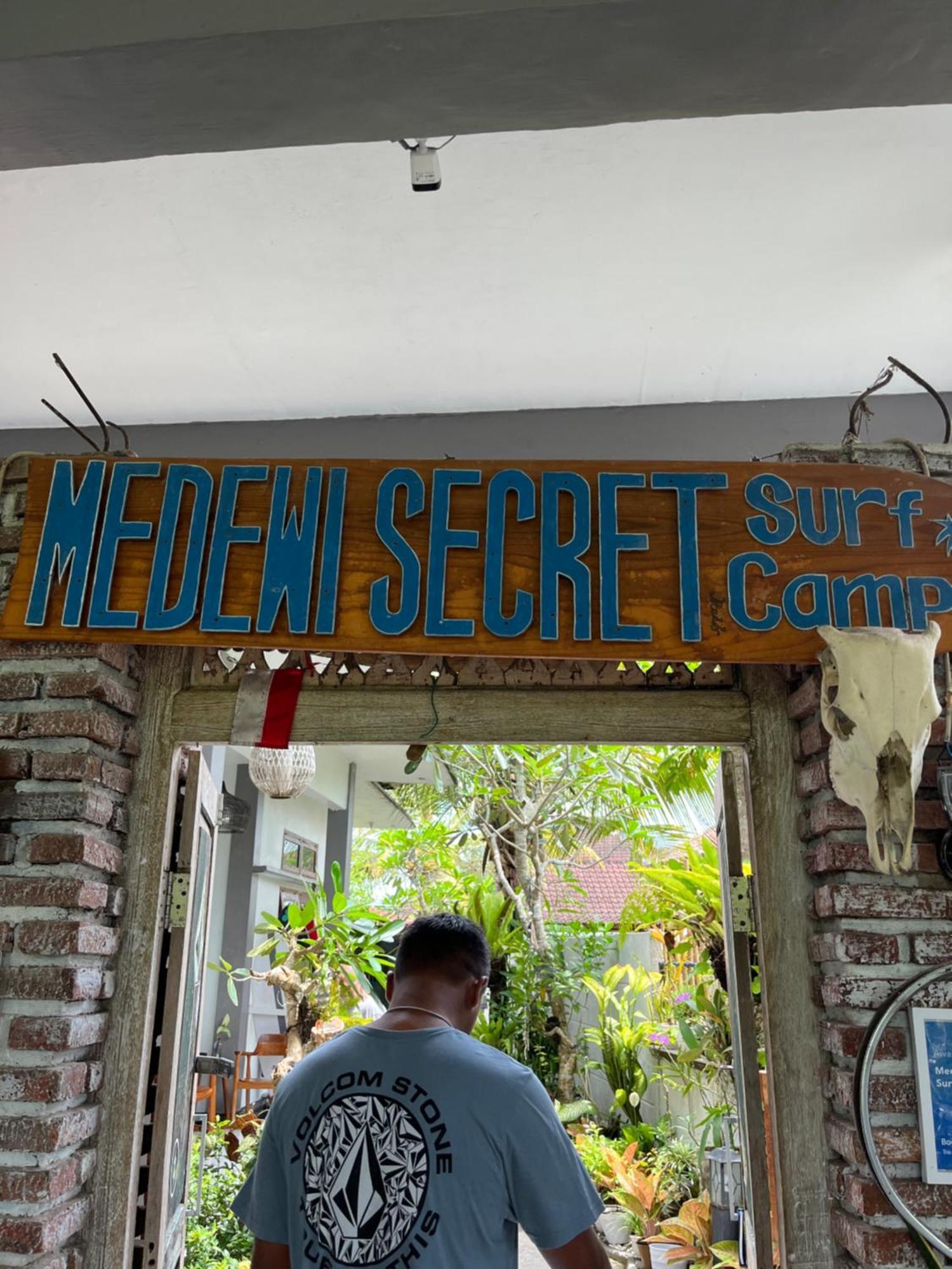Medewi Secret Surfcamp Pulukan Exterior foto