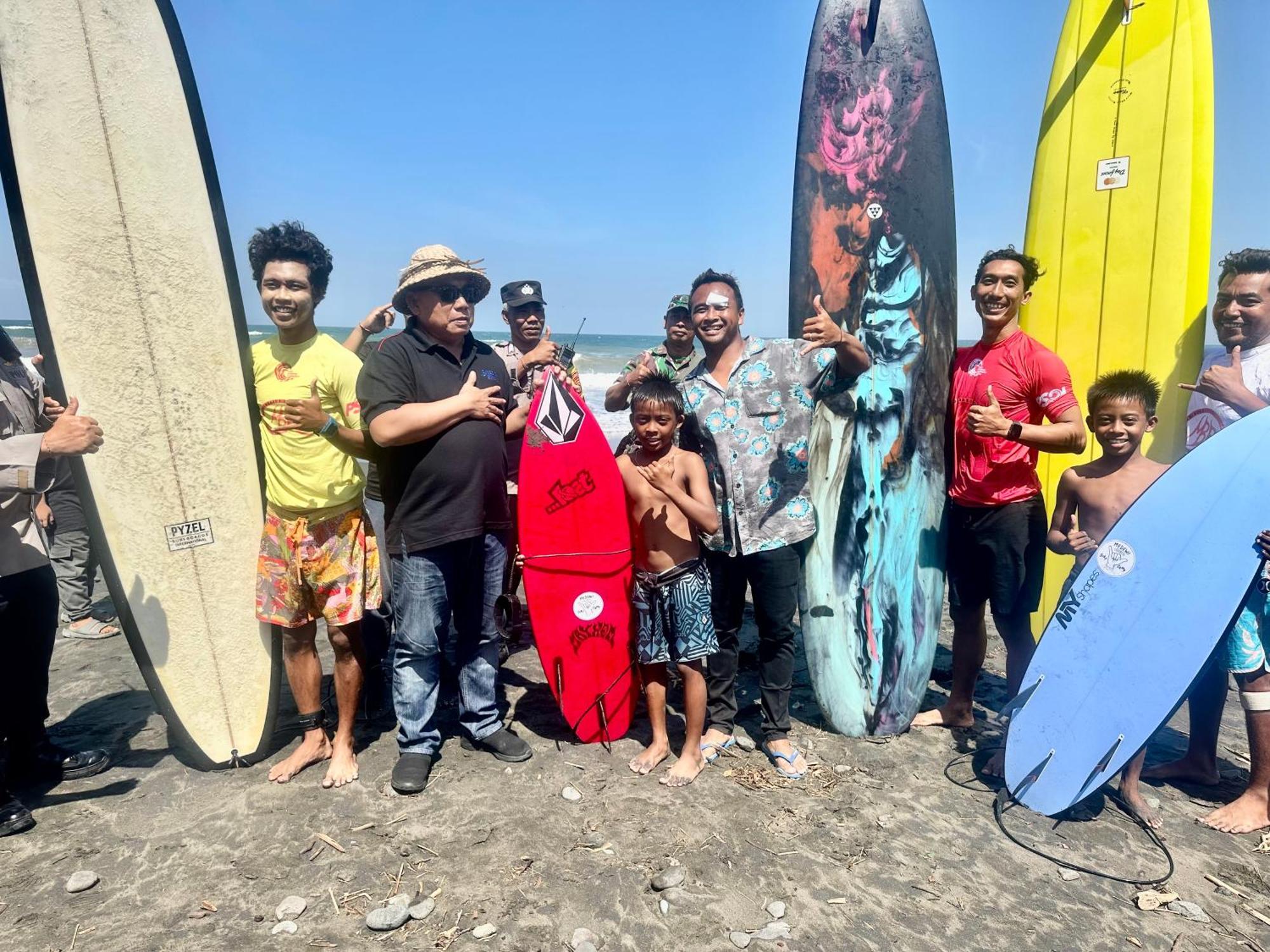 Medewi Secret Surfcamp Pulukan Exterior foto