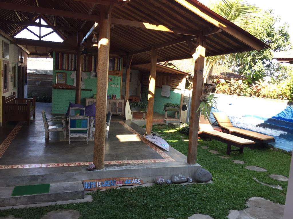 Medewi Secret Surfcamp Pulukan Exterior foto