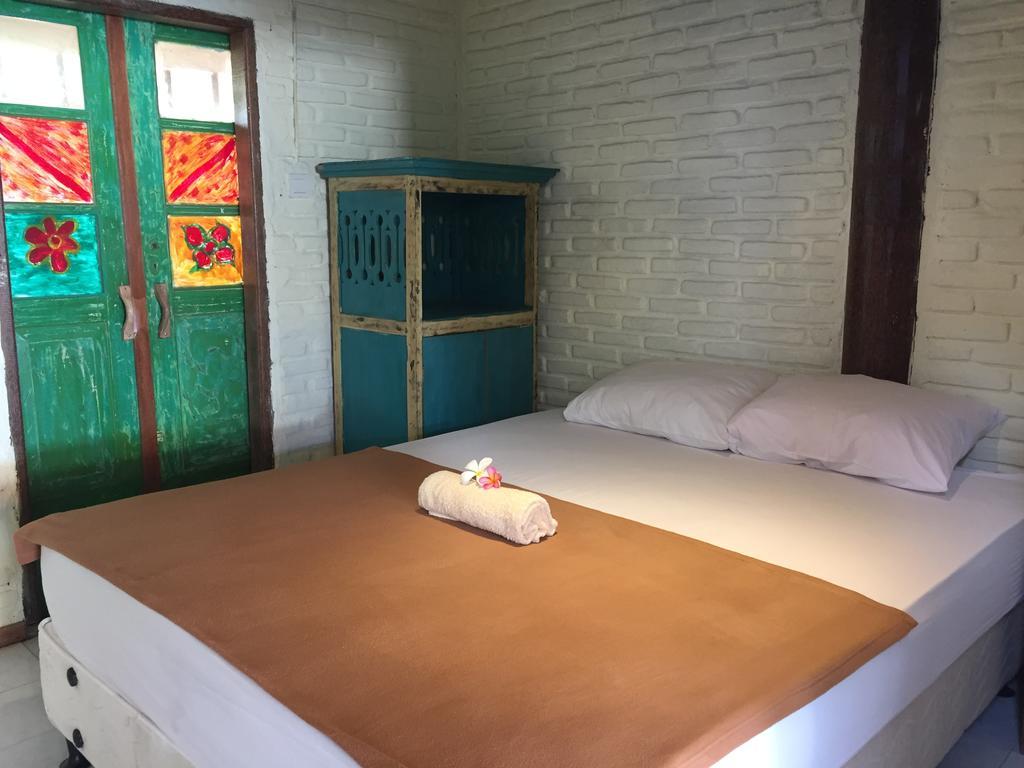 Medewi Secret Surfcamp Pulukan Exterior foto