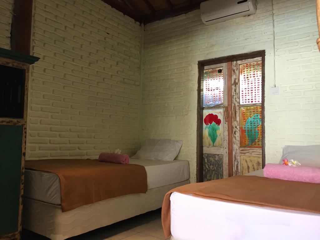 Medewi Secret Surfcamp Pulukan Exterior foto