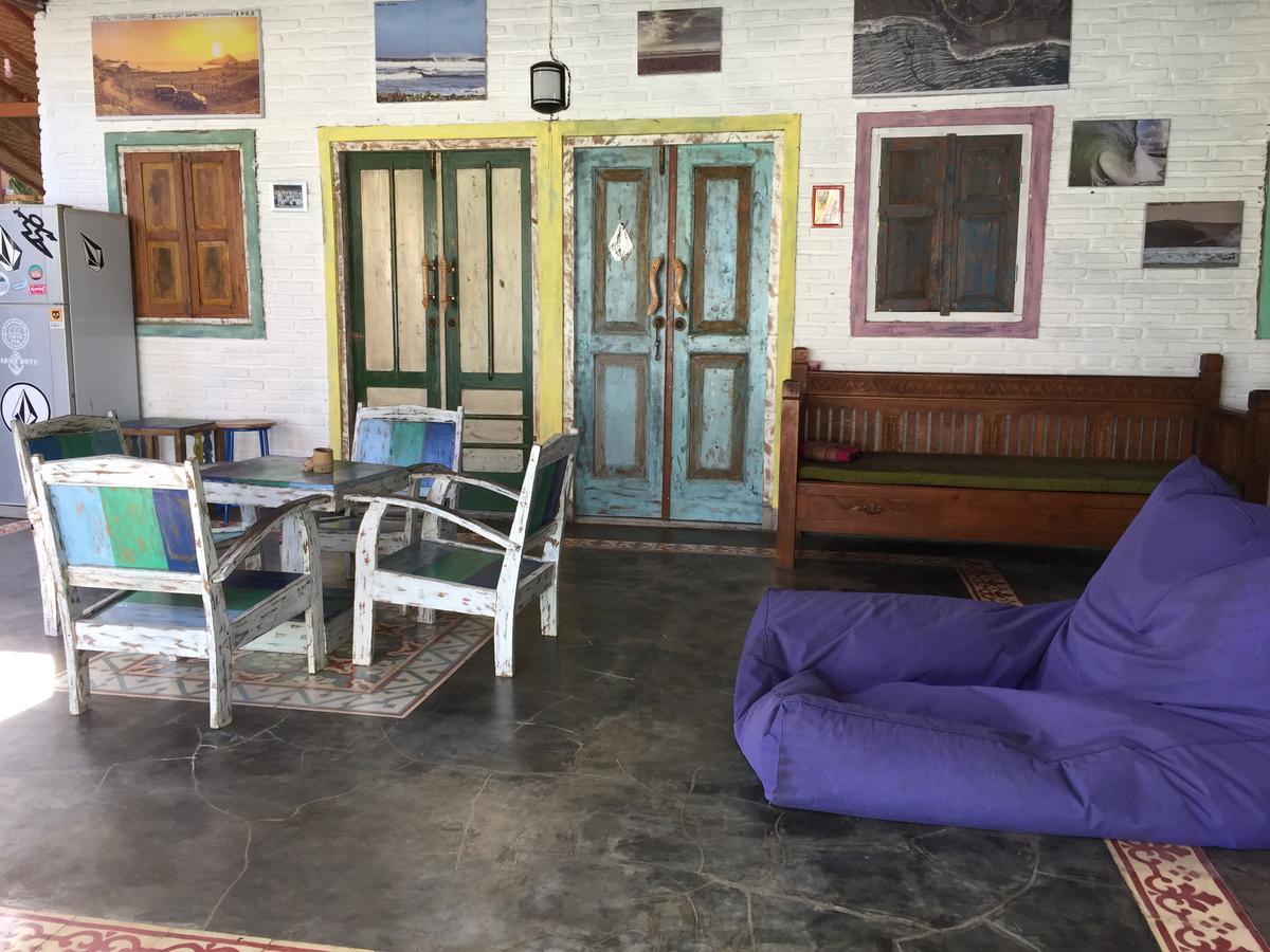 Medewi Secret Surfcamp Pulukan Exterior foto