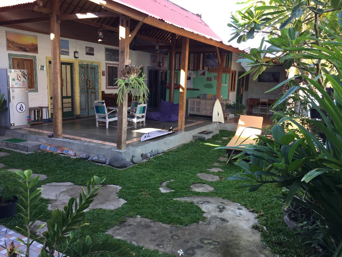 Medewi Secret Surfcamp Pulukan Exterior foto